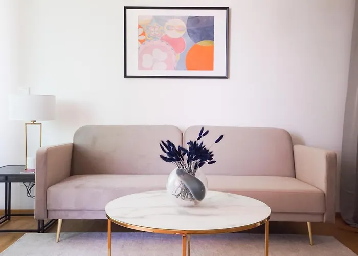 Apartman Boutique With Terrace And Pool Bécs